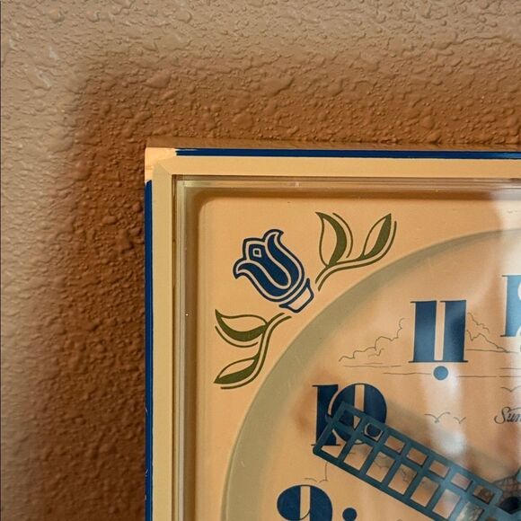 SUNBEAM Vintage 70s Dutch Windmill Tulip Wall Clock - Picture 4 of 11